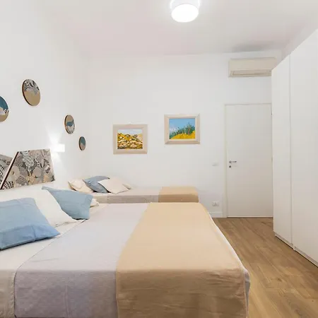 Clio 2 Bedroom 2 Bathroom *