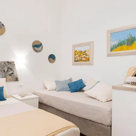 Clio 2 Bedroom 2 Bathroom