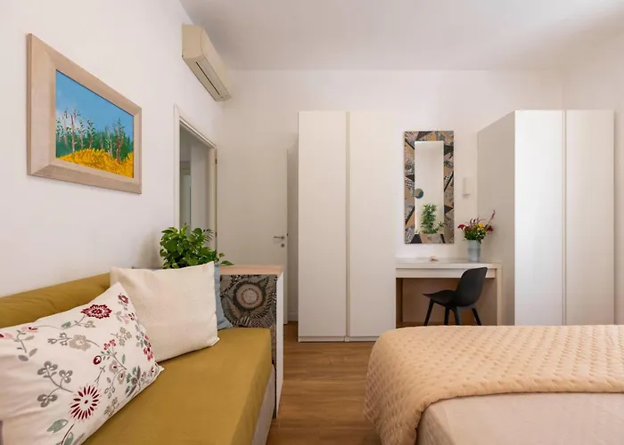 Clio 2 Bedroom 2 Bathroom Rome