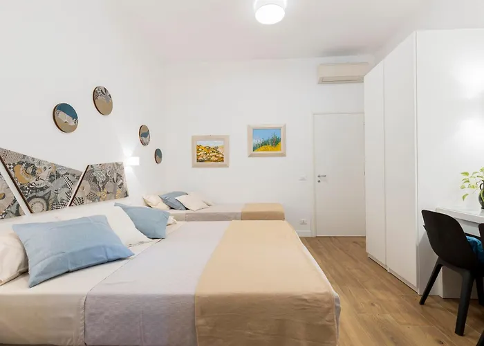 Clio 2 Bedroom 2 Bathroom *