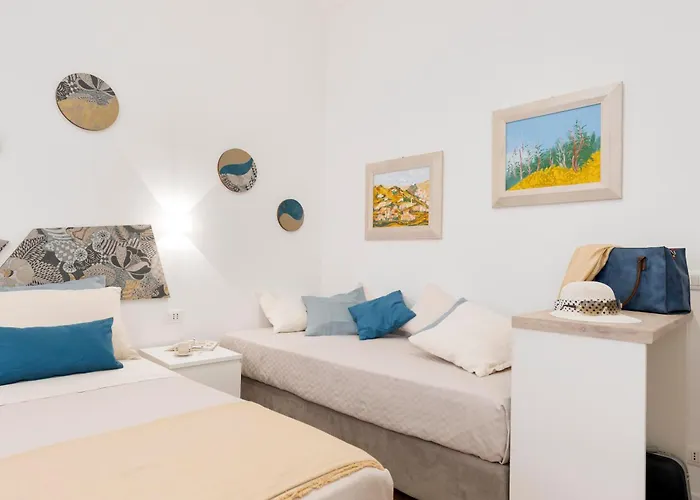 Clio 2 Bedroom 2 Bathroom