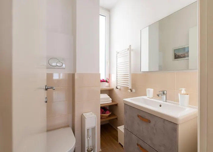 Clio 2 Bedroom 2 Bathroom Apartment Rome